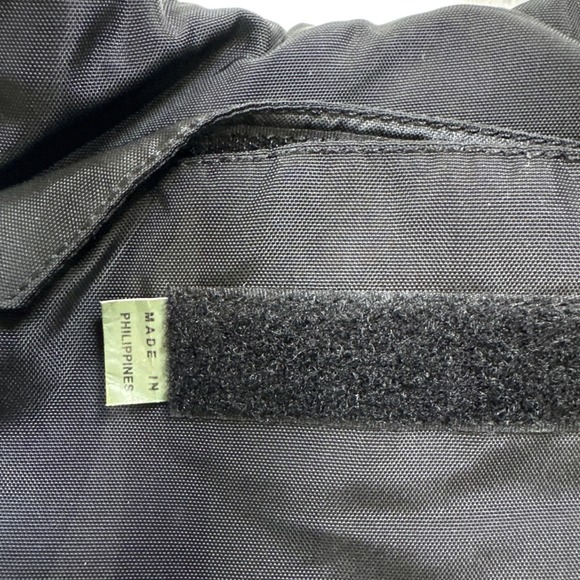 Black Camelbak Sabre Hydration Carrier Pack 70 Ounce 2 Liter Bladder NO INSERT - Picture 4 of 6